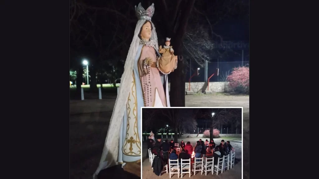 Imagen de la Virgen del Tránsito durante la Novena en Alpa Corral